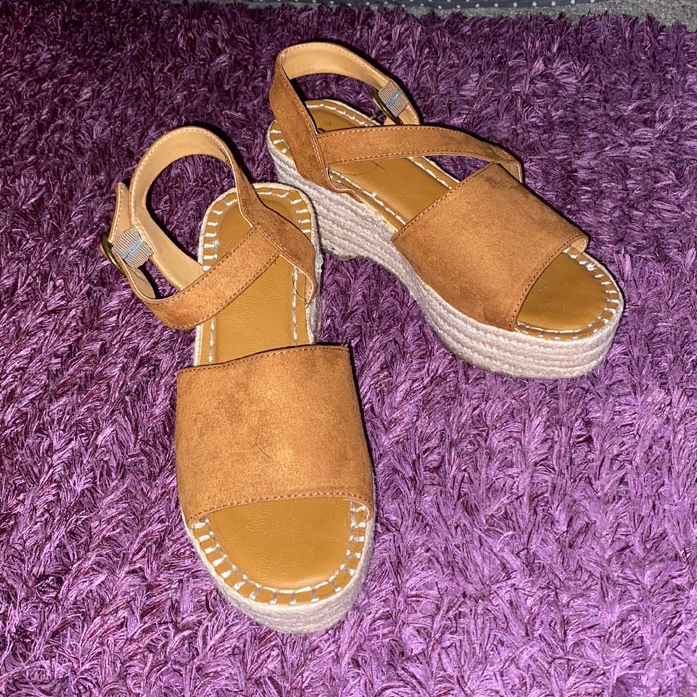 Universal Thread Heels